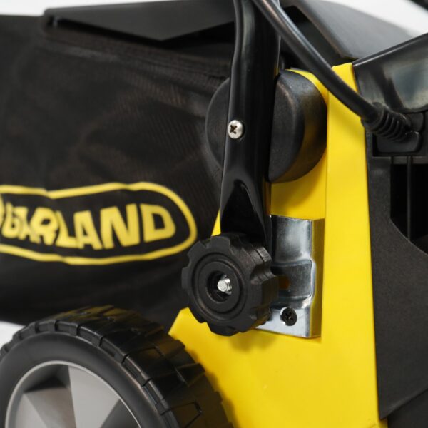 Detailfoto kunstgras onderhoudsmachine